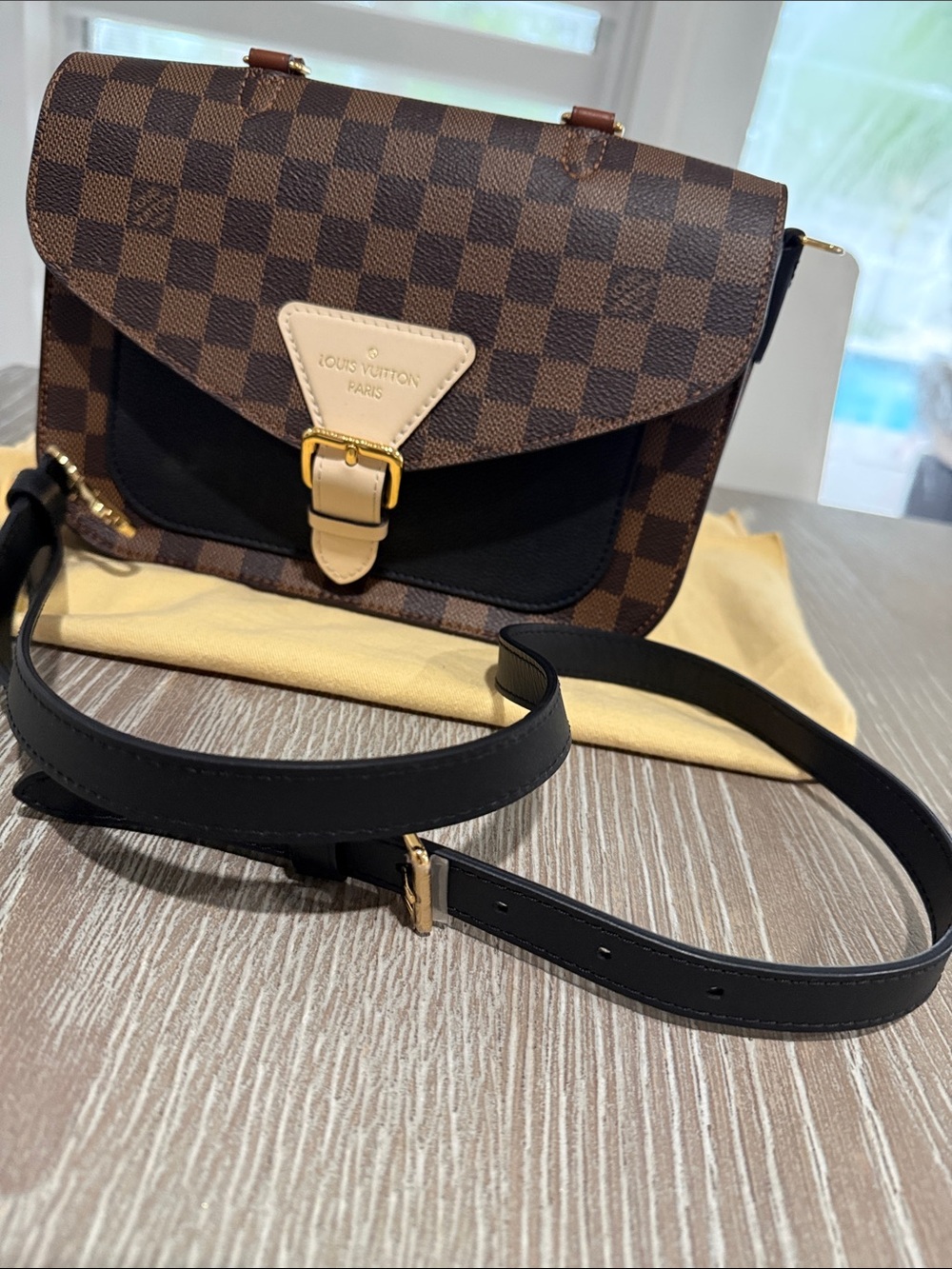Louis Vuitton Brown Checkered Crossbody with Black Panel and Cream Buckle - Picture 8 of 14